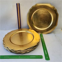 (×8) gold plastic charger plates
