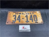 1945 Iowa License Plate