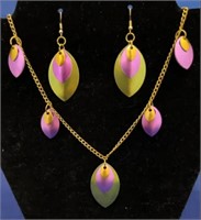 Lightweight aluminum pink and gold 16”necklace and