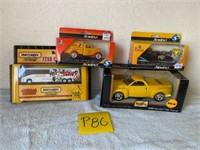 R - LOT OF 4 COLLECTOR CARS (P86)