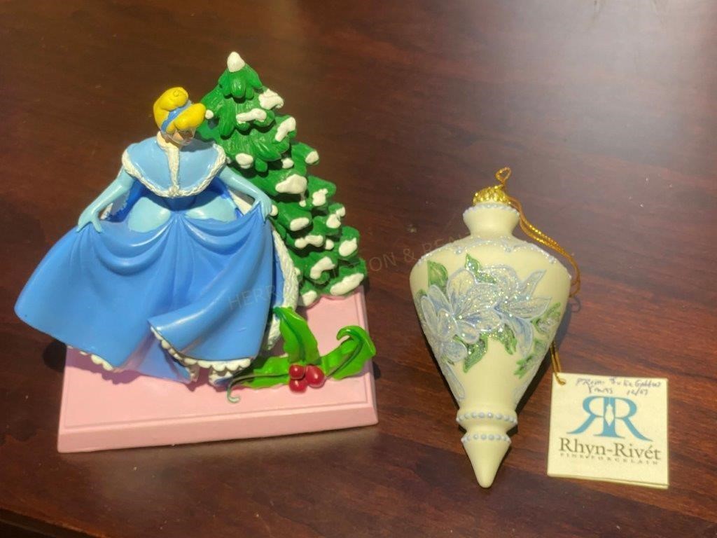 Cinderella Christmas Statue & Rhyn-Rivet Ornament