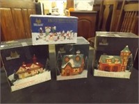 (4) Dickens Collectibles Lighted Houses & Elves