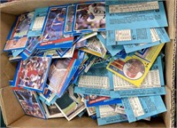 ASSORTED BASEBALL CARDS