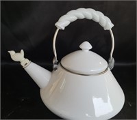 Enameled teapot. 8×6×11