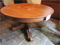 ROUND DINING TABLE WITH 3 LEAFS
