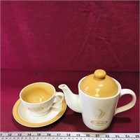 Tim Hortons Teapot & Cup / Saucer