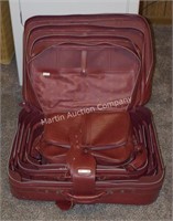 (B3) World Traveler Vintage 5pc Luggage Set