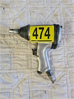 Central Pneumatic- 1/2" Air impact Wrench