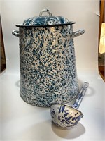 Enamelware boiler or water container with ladle