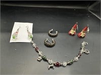 4 pcs Christmas costume jewelry