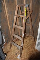 Wood Step Ladder