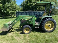 John Deere 4500 tractor with JD 460 loader. 4x4,