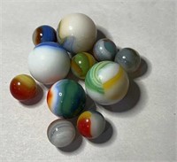11 vintage marbles – Akro and marble king, 4