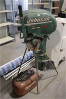 JOHNSON SEA-HORSE 25 OUTBOARD MOTOR WITH STAND &