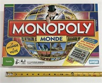 Monopoly monde état neuf, piles incluses