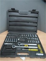 81 PC SOCKET SET IN CASE