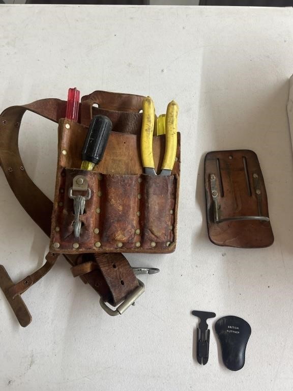 Tools tool belt & tobacco pipe reamer