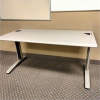 Computer Table 60" x 28.5 " x 30"       (R# 215)