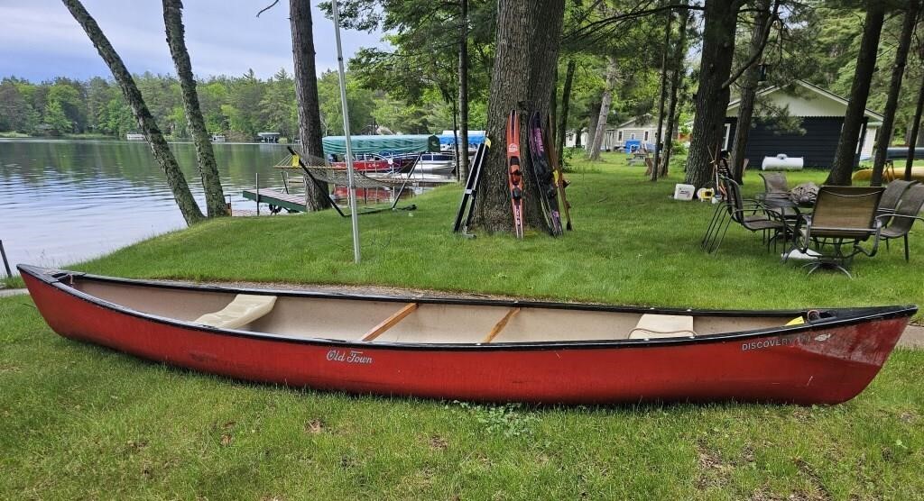 Old Town red Discover 174 canoe