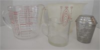 Pyrex 32 oz Glass Measuring Cup, Plastic 2 Qts
