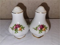 Royal Albert Old Country Roses salt and pepper