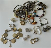 J - MIXED LOT OF COSTUME JEWELRY (J15 1)