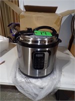 NEW COOK'S ESSENTIAL PRESSURE COOKER