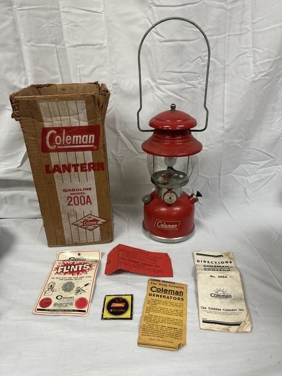 Vintage Coleman Propane Lamp w Orig Box