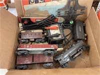 LIONEL 1664E ENGINE AND CARS