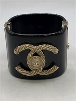 CHANEL HINGED BANGLE BRACELET - NOTE