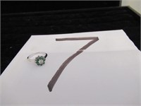 14K EMERALD RING 2.5 GRAMS TOTAL WEIGHT