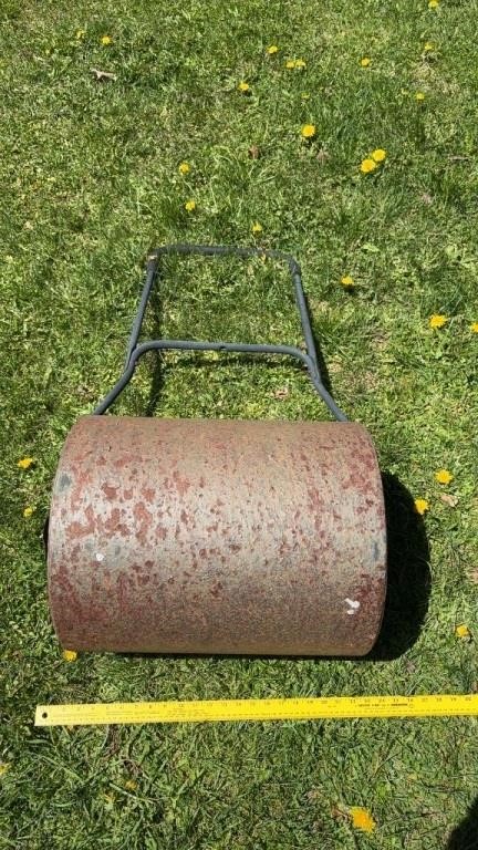 20in lawn roller. Used but  Working.