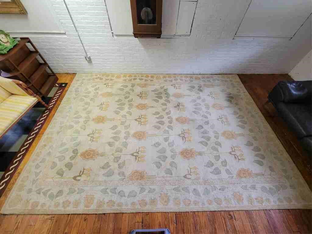 Safavian Area Rug with Floral Design - 9 x 13