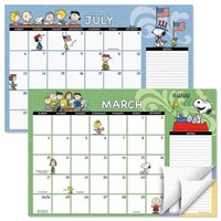 P245  Current PEANUTS Desk Calendar 11 x 16-1/