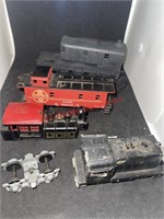 Model Train Cars for Parts and repair  (living