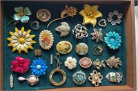 Bag of nice retro brooches