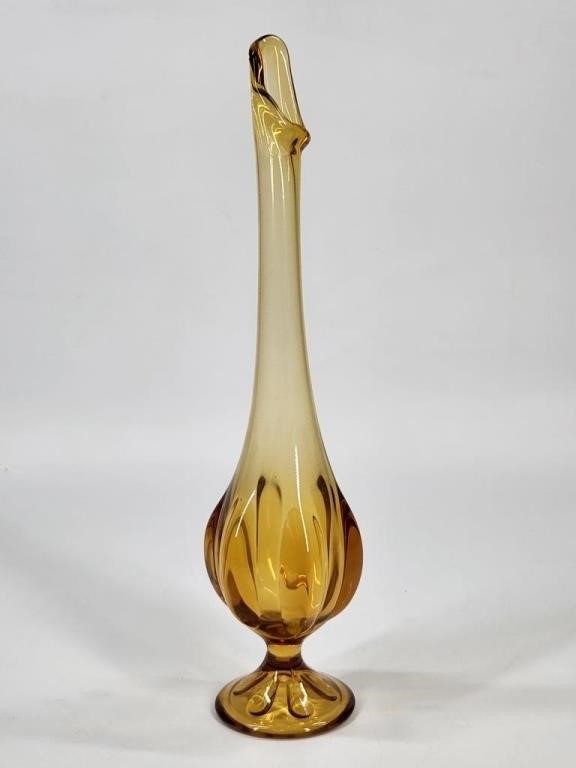 PYREX, FENTON, LADY HEAD VASE - GLASS AUCTION