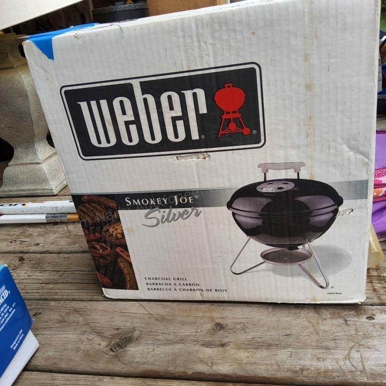 HW Webber grill Smokey Joe Silver NIB