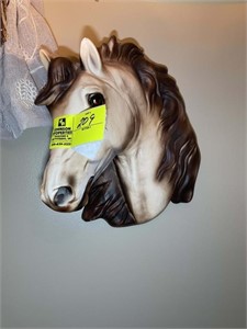 Ceramic like horse head wall decoration