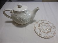 Tea Pot with Tea Tile - Cream color