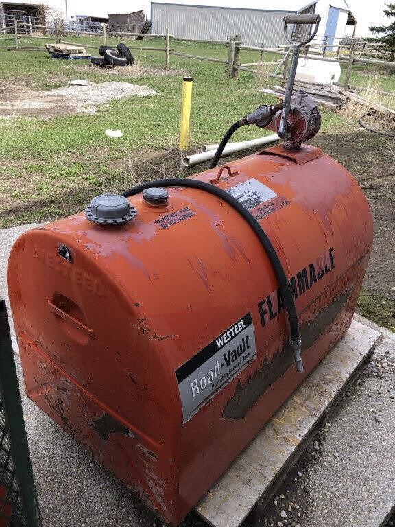 135 GaL Weststeel Fuel Tank w/ Hand Pump