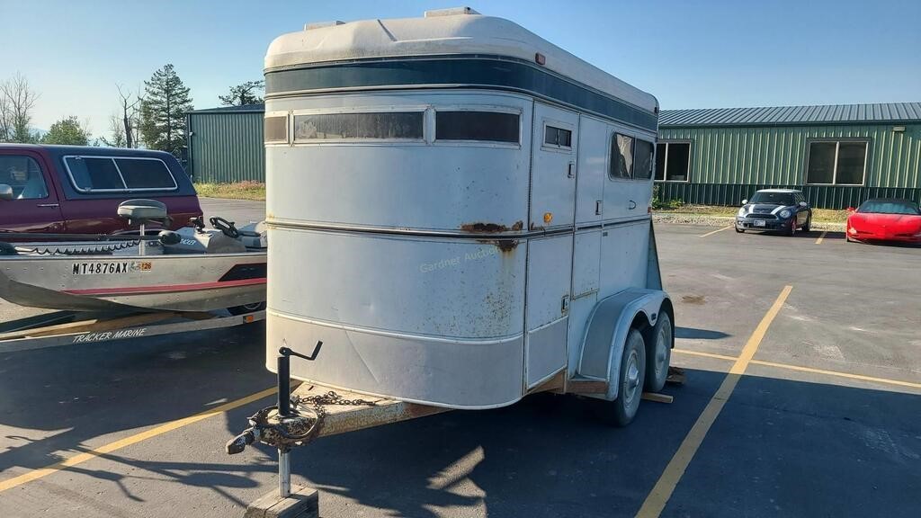 1984 PREMIUM CUSTOM HORSE TRAILER W/ EXTRA DOORS &