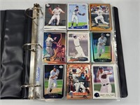 BINDER FULL OF ASSORTED BASEBALL CARDS