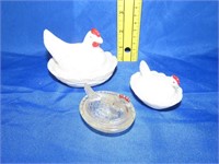 3 Glass Hen on Nests