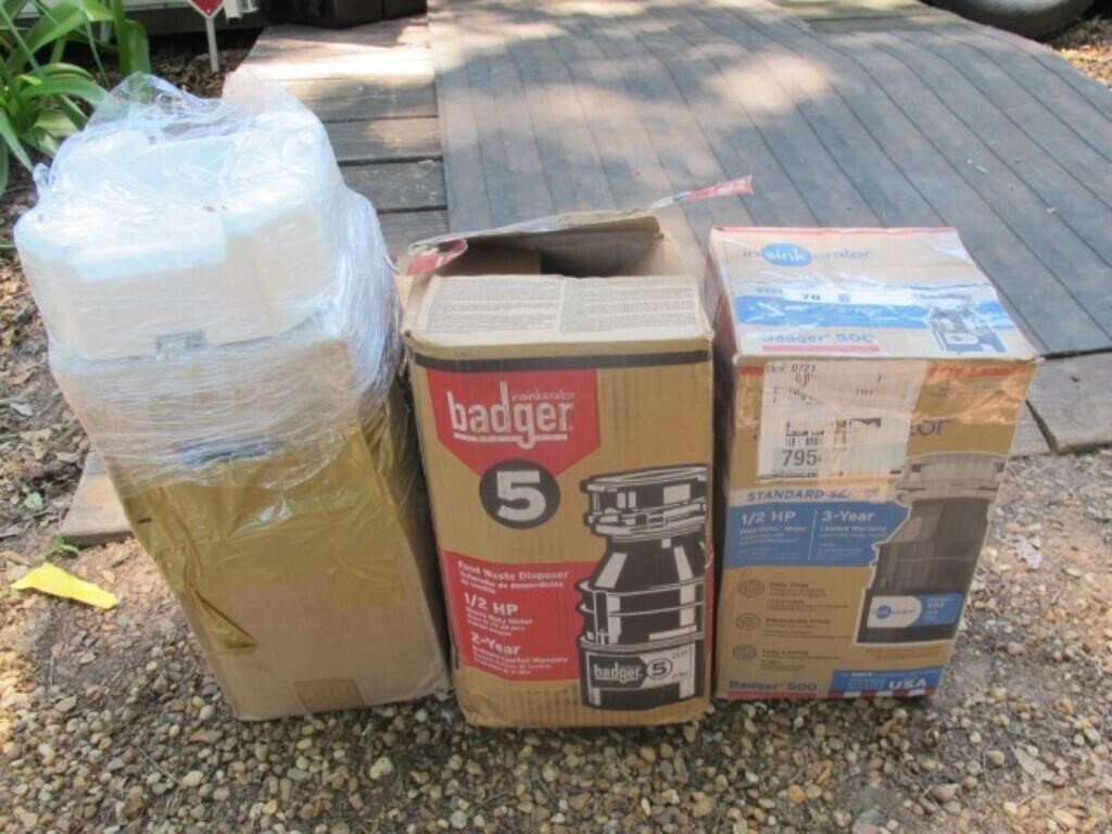 LOT 3 BADGER GARBAGE DISPOSABLE