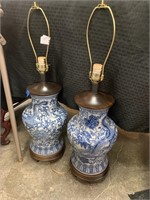 2PC FREDERICK COOPER BLUE AND WHITE CHINESE LAMPS