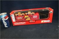 DIECAST 1:64 SCALE NASCAR COLLECTIBLE