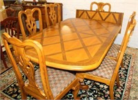 Dining Room Table (2 leafs) with 8 chairs