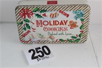 Tin w/(3) Christmas Cookie Cutters (U236)