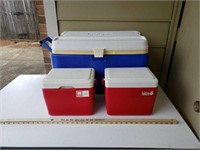 Igloo Cooler lot of one large two small